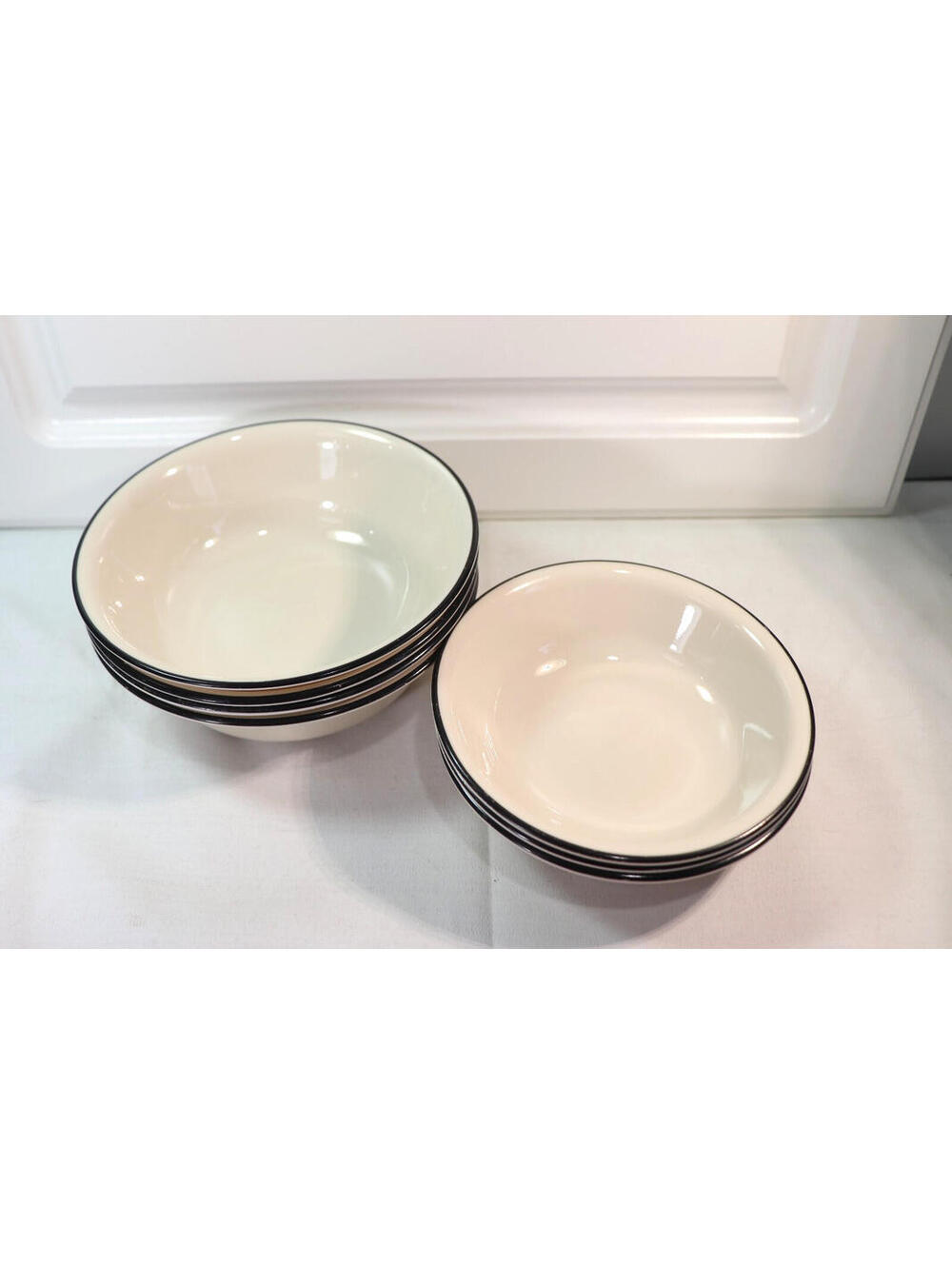 Corelle by Corning Bowls White Black Rim Soup/Cereal (4) & Dessert Bowls (3) Vtg